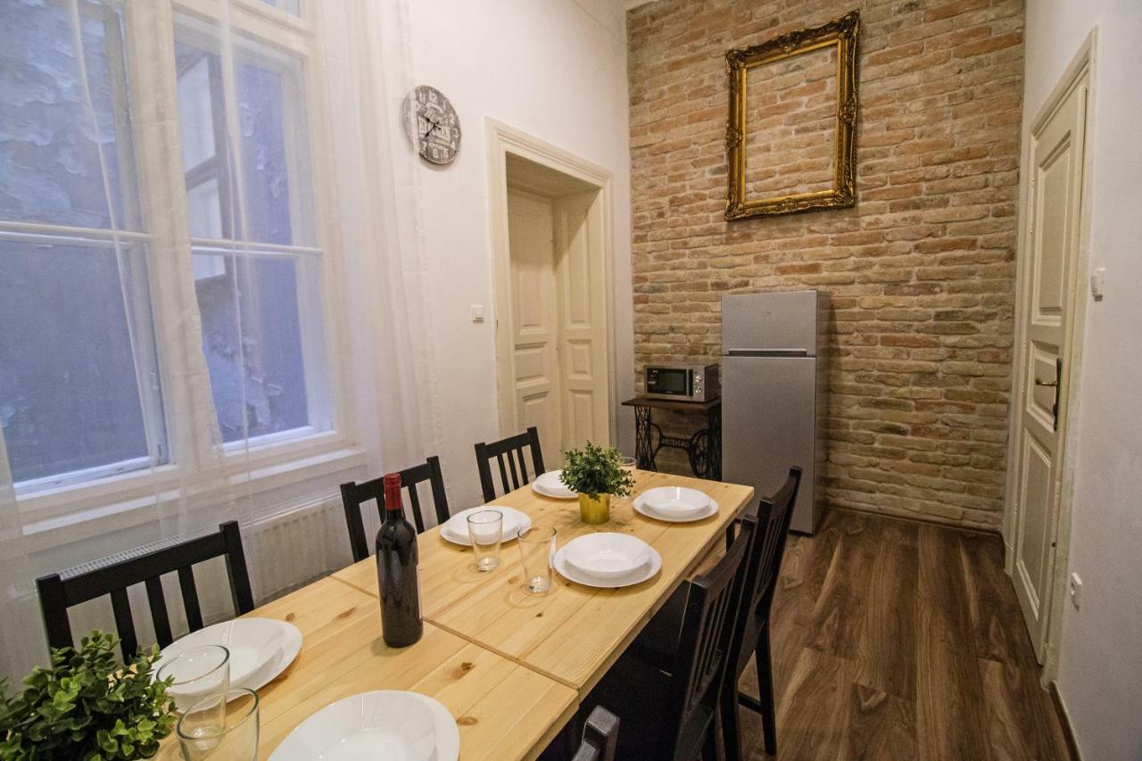 Cheerful And Cozy 2 Bedrooms 2 Bathrooms Apartment With Top Location Budapest Exterior photo